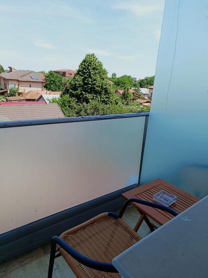 Bucharest Airport Accomodation Aparthotel โอโตเปนี ภายนอก รูปภาพ