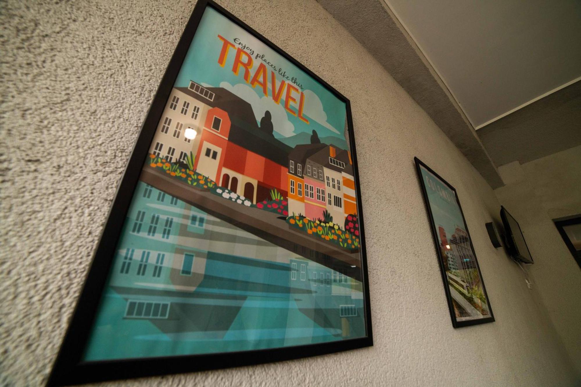 Bucharest Airport Accomodation Aparthotel โอโตเปนี ภายนอก รูปภาพ