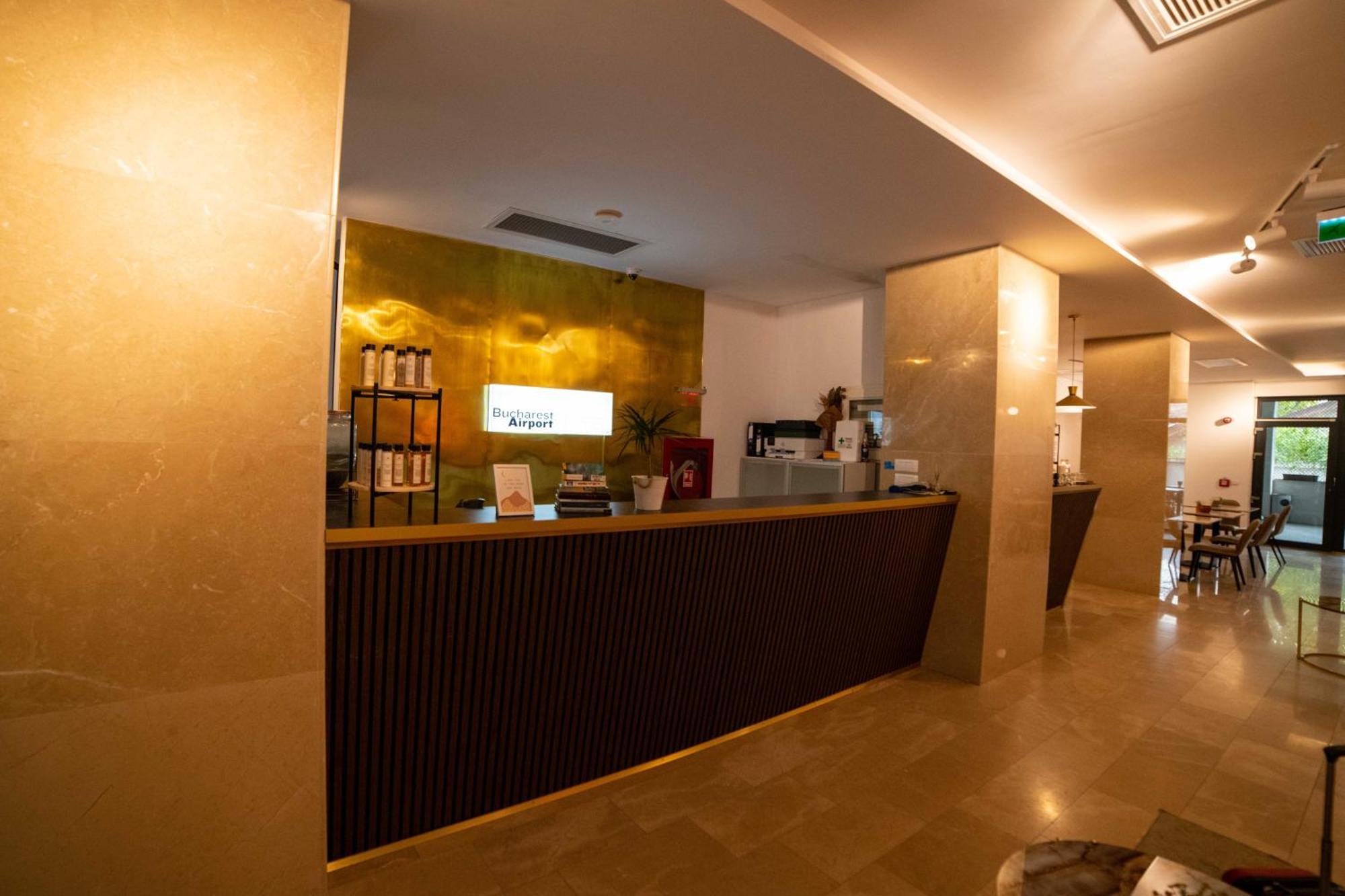 Bucharest Airport Accomodation Aparthotel โอโตเปนี ภายนอก รูปภาพ